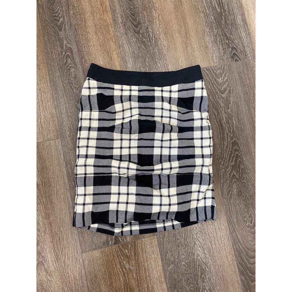 Scottish LOCHCARRON Black & White Clan Tartan Fitted Skirt Womens Size 8-10